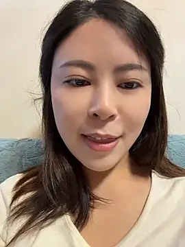 YaoYao8888 - 店门口脱掉内裤直播两分钟