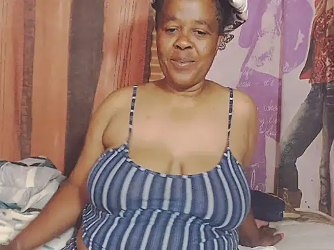 Ebonyboobsmilk