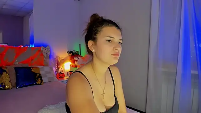 Laura_Leee - naked tits