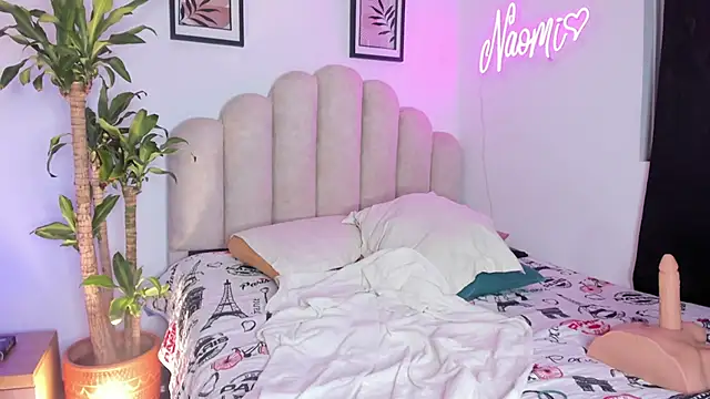 Naomi_Asasha - suck a dildo