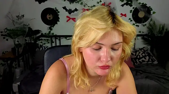 MilliePuff - spank my bottom
