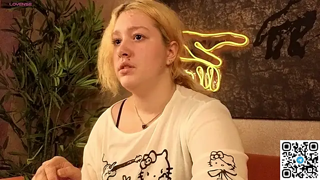 Lollybunnyy - Show the doggy pose and bend over hard