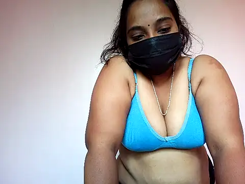 Mathi_cam - SEXY NUDE IN LIVE