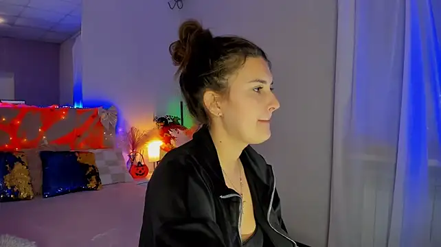 Laura_Leee - naked tits