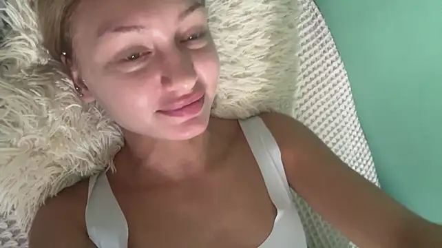 HeavingLip - Lets touch my tits undertop