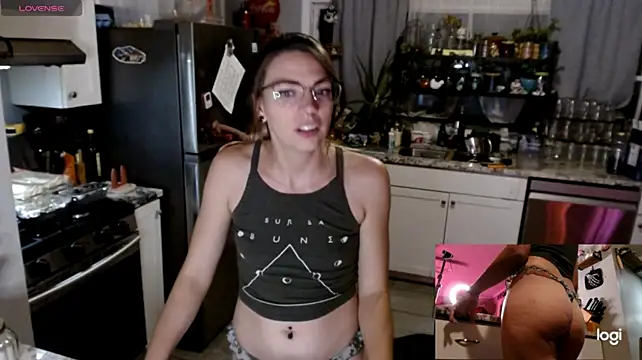 KierBearKisses - Dildo Play 5+ min