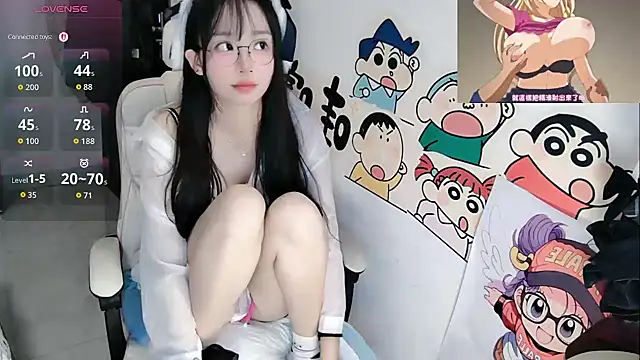 Angela-AMY - 气质美女三要素。胸小，话少，表情吊 脱光光