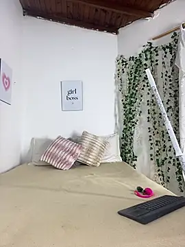 Lori_Evanss - fuck my pussy with a dildo