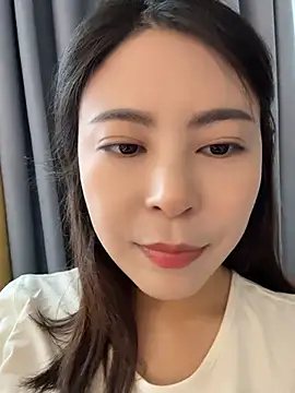 YaoYao8888 - 店门口脱掉内裤直播两分钟