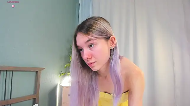 WhiteKellyx - remove the skirt😋