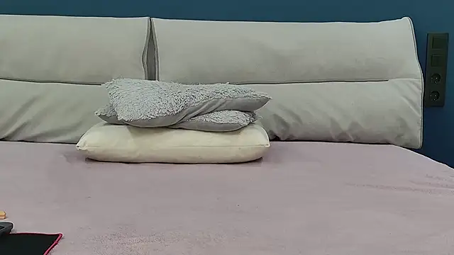 Mila_Anders