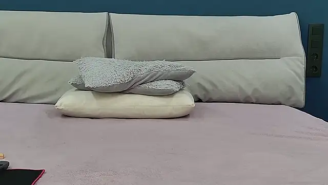 Mila_Anders