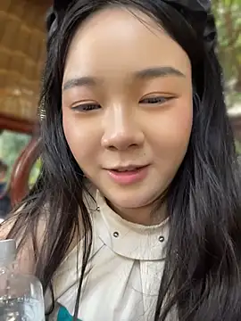 Luna-girl - 让男生帮忙用假阳具抽插我