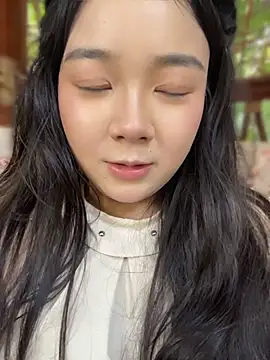 Luna-girl - 让男生帮忙用假阳具抽插我