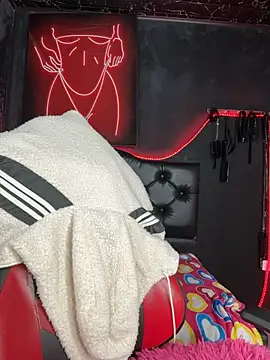Miia__Taylor - oil on my tits