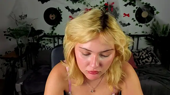 MilliePuff - spank my bottom
