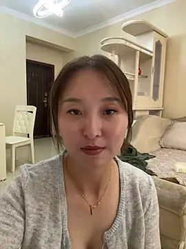 Lianer_520 - 平台首秀，希望哥哥们多多支持莲儿！