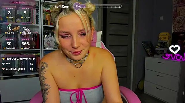 Julia_666 - make my naked ass red