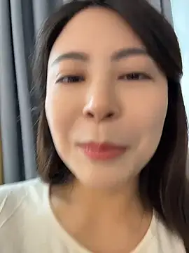 YaoYao8888 - 店门口脱掉内裤直播两分钟