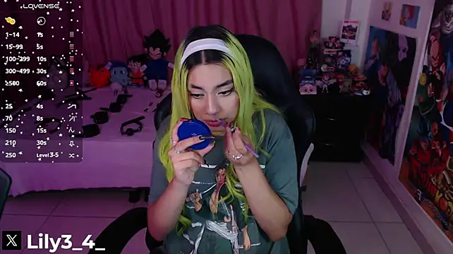 Lily3_4 - STRIPTEASE