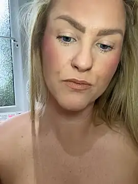 CharleighBaker - Drop the towel 1 min