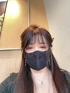 Xiao-mo520 - 美导老师下班兼职，咖啡厅偷玩小粉，刺激，敏感体质易失控，哥哥轻点，完成目标脱一件