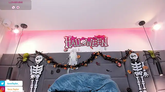 Eevee_Taylor - Play with Pussy Lips 🔥