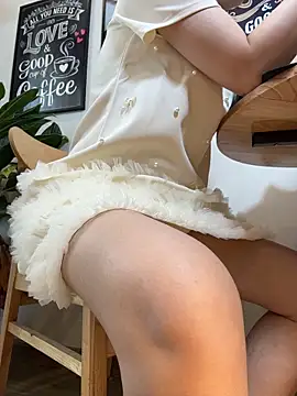 Public_orgasm - secretly masturbating in a cafe and cum-