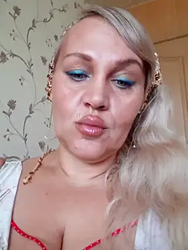 IsabellaBoni - Spank ass×25 and fingers