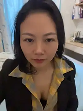 Cucu25671 - 半裸内内里的特写