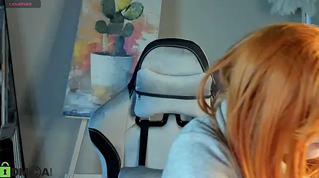 MartaEdams - to stroke one's own hair
