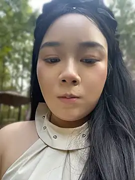 Luna-girl - 让男生帮忙用假阳具抽插我