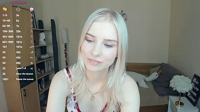 LaynePingitore - Lower my skirt and tease you