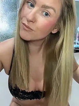 CharleighBaker - Finger pussy