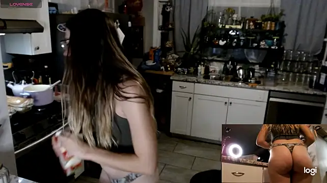 KierBearKisses - Dildo Play 5+ min