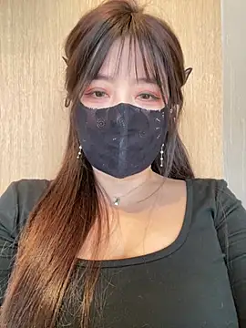 Xiao-mo520 - 美导老师下班兼职，咖啡厅偷玩小粉，刺激，敏感体质易失控，哥哥轻点，完成目标脱一件