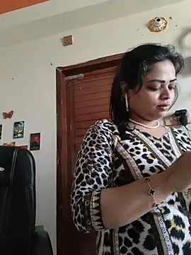 Pinky-2 - Oiling My Sexy Pussy Hole