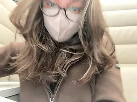 _Meg88_ - 空港で乗り換えの内緒配信🤍