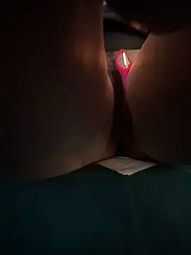 YaoYao8888 - 店门口脱掉内裤直播两分钟
