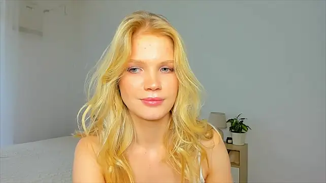 Xloe_Queen - spank someone's bottom