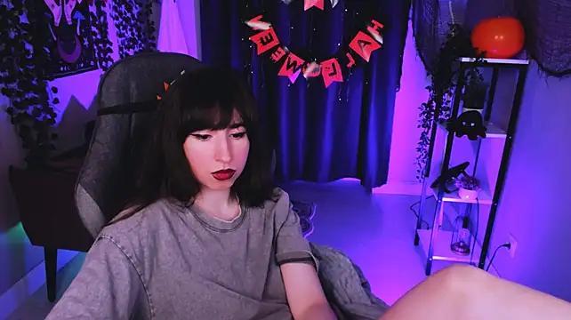 Lily_xBabe - TOPLESS