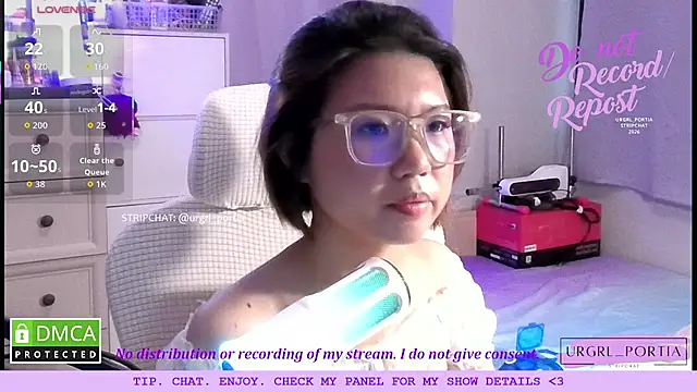 Urgrl_portia - Fuck dildo + wand for 3 mins