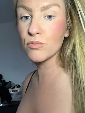 CharleighBaker - Finger pussy