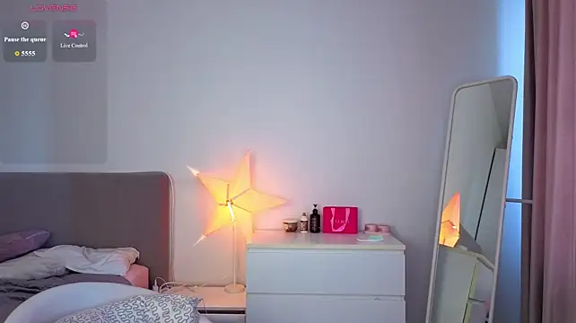 SmolCutie - GET NAKED