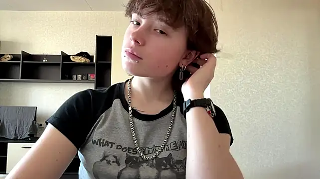 Nellyts - flash boobs
