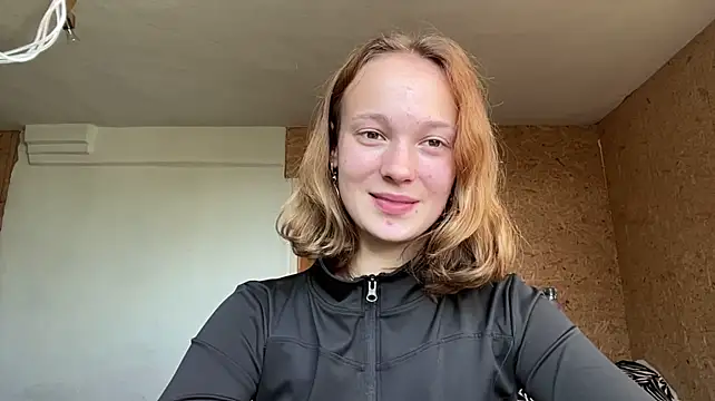 BrittanyLebowitz - lick lips