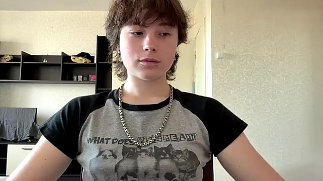 Nellyts - flash boobs