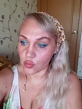 IsabellaBoni - Spank ass×25 and fingers
