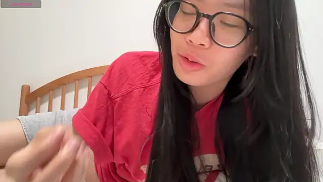 Nooneknowspoppy - rub tits