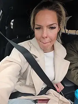 DirtyTechCouple- - Suck 2 Fingers in Car 🍑😈